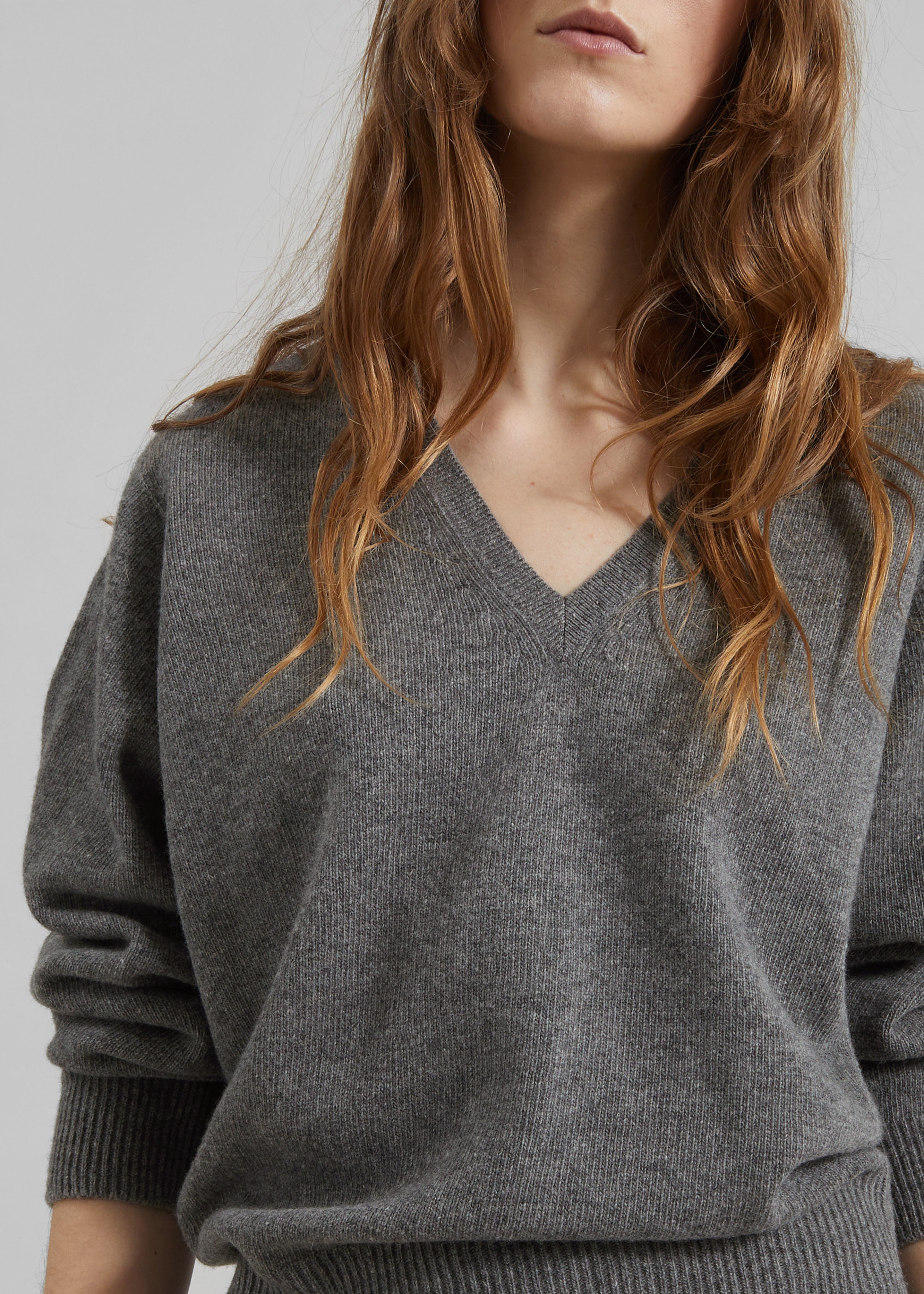 Ronse V-Neck Superfine Lambswool Sweater - Grey - 3