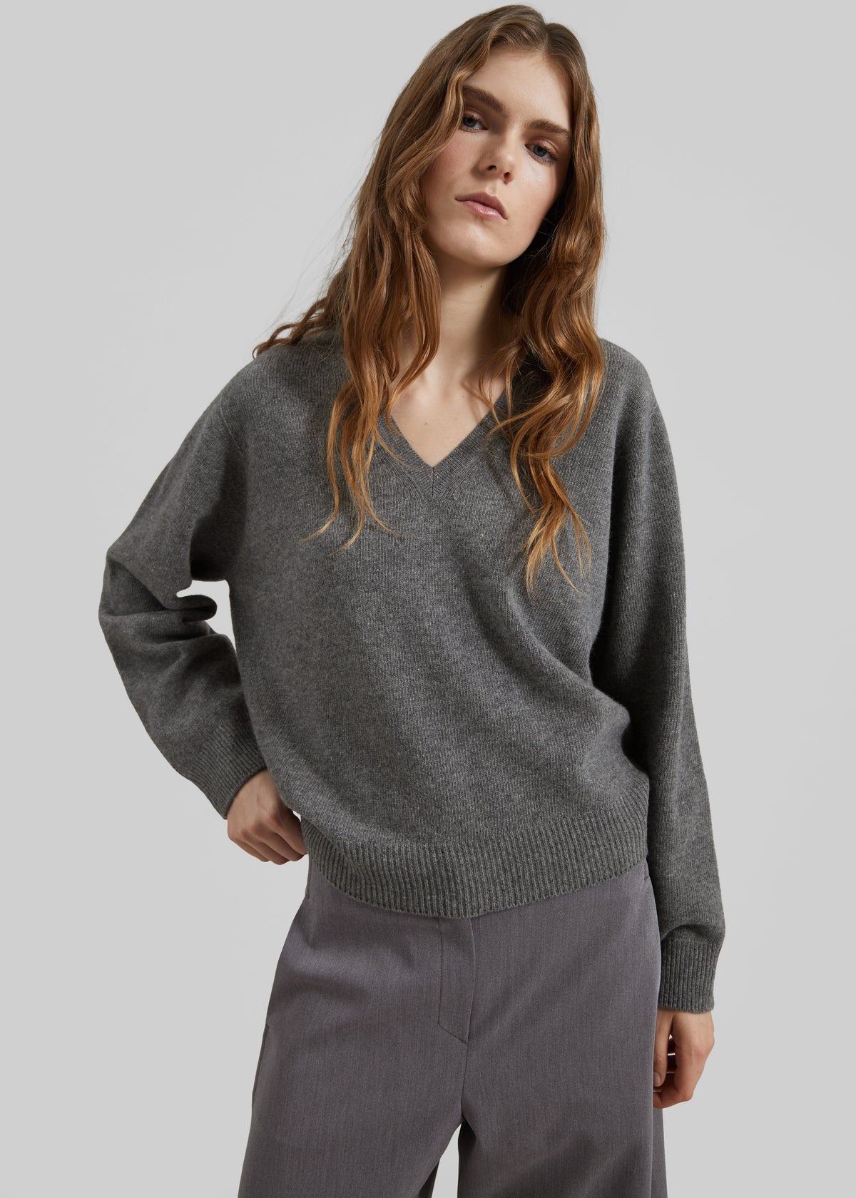 Ronse V-Neck Superfine Lambswool Sweater - Grey - 5