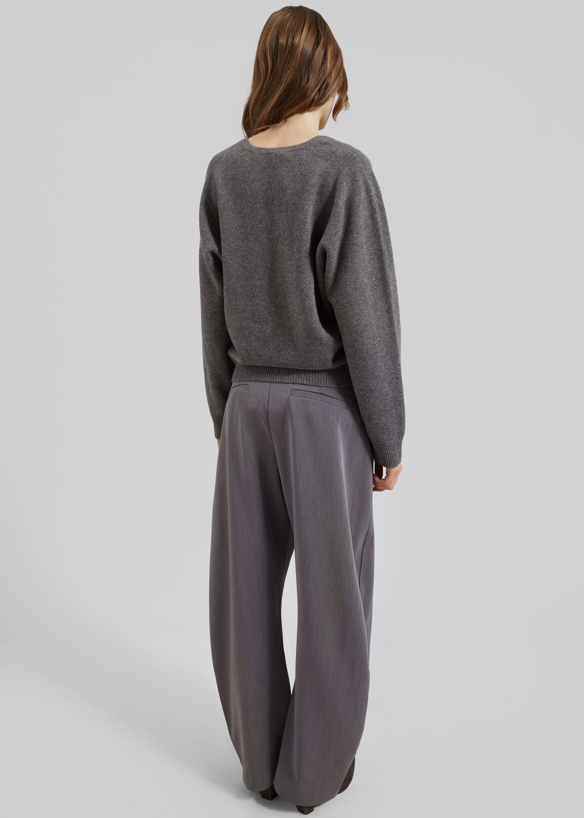 Ronse V-Neck Superfine Lambswool Sweater - Grey - 7