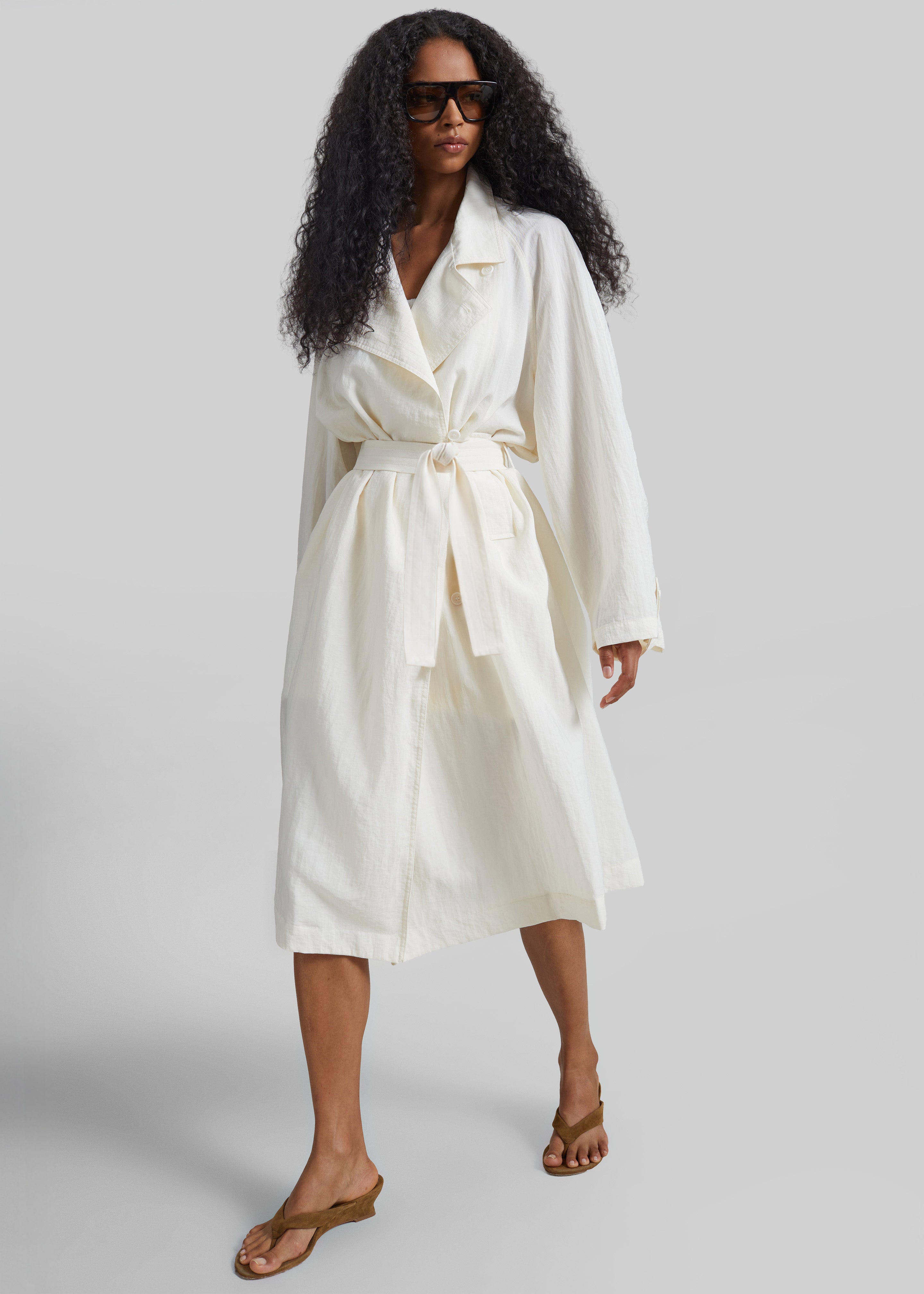 ⭐︎Ri⭐︎Grace Wrap Coat cream Rosora Sheer Fluid Trench Coat - Cream – The Frankie Shop Europe