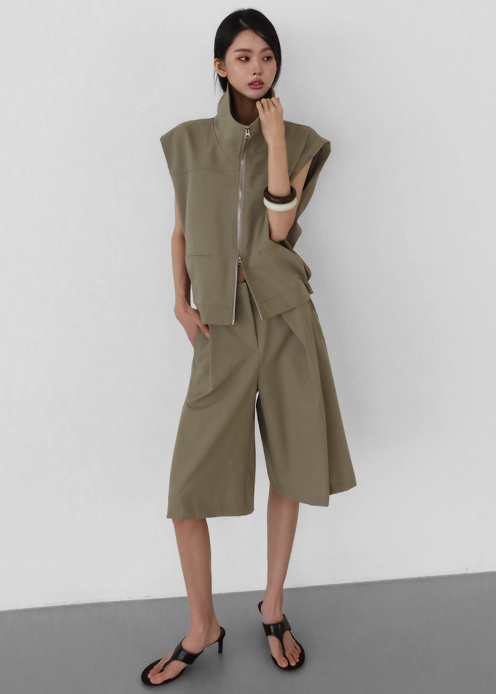 Rove Pleated Bermuda Shorts - Olive - 1
