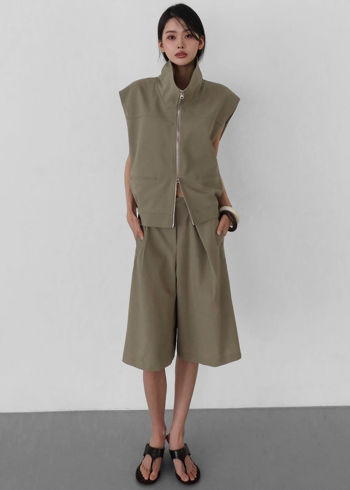 Rove Pleated Bermuda Shorts - Olive - 5