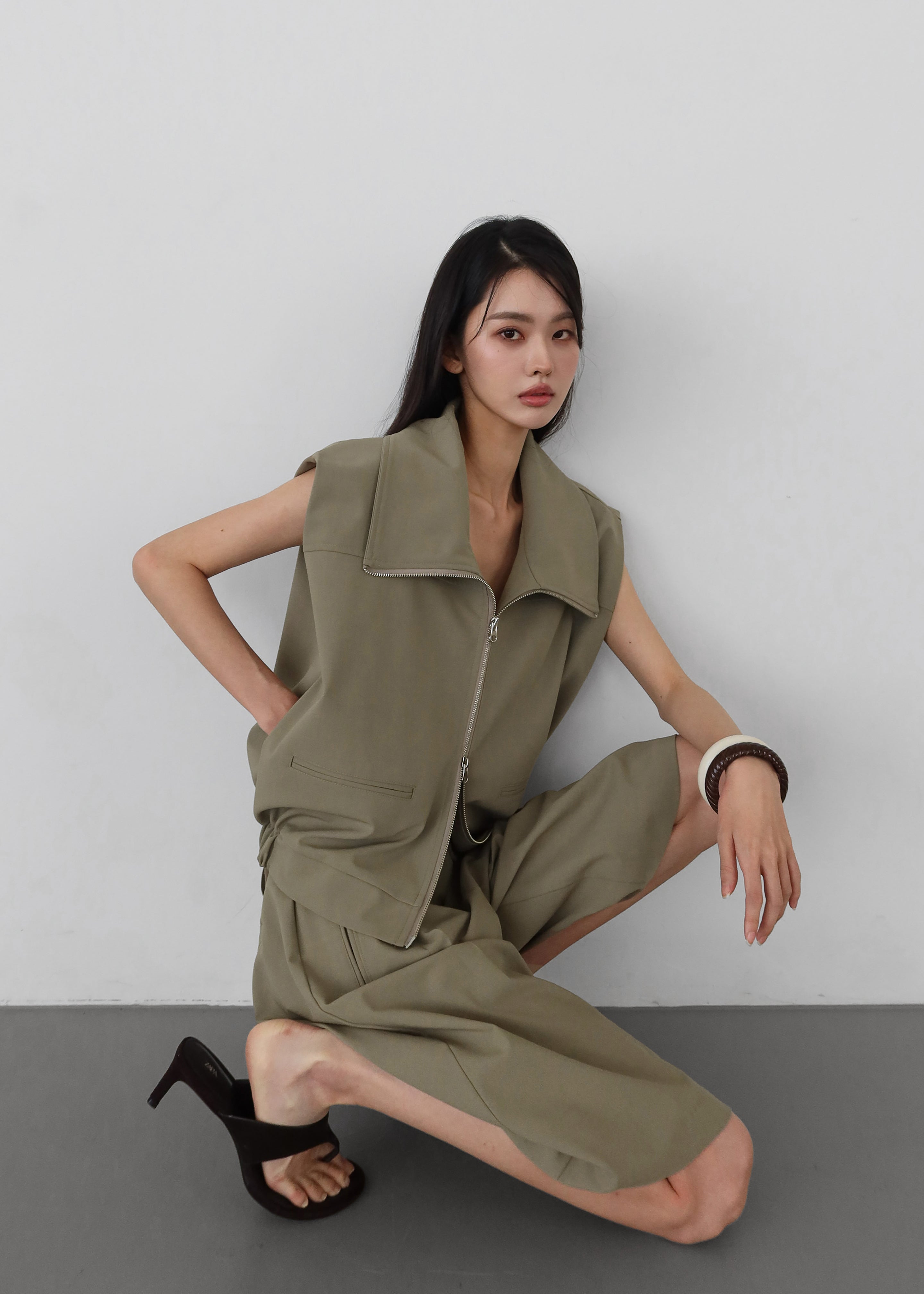 Rove Sleeveless Bomber Jacket - Olive - 8