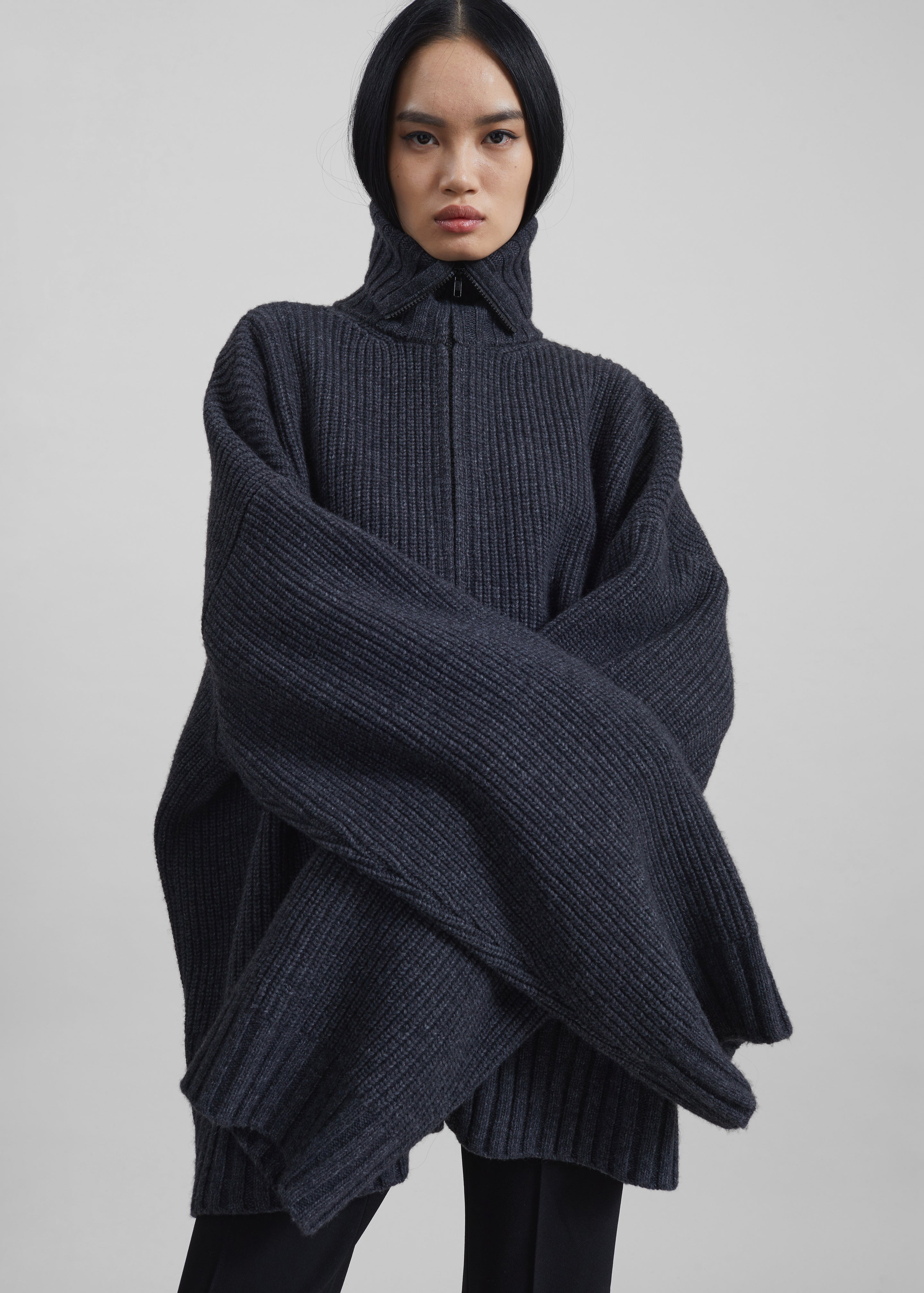Saclay Oversized Zip-Up Cardigan - Charcoal – The Frankie Shop Europe