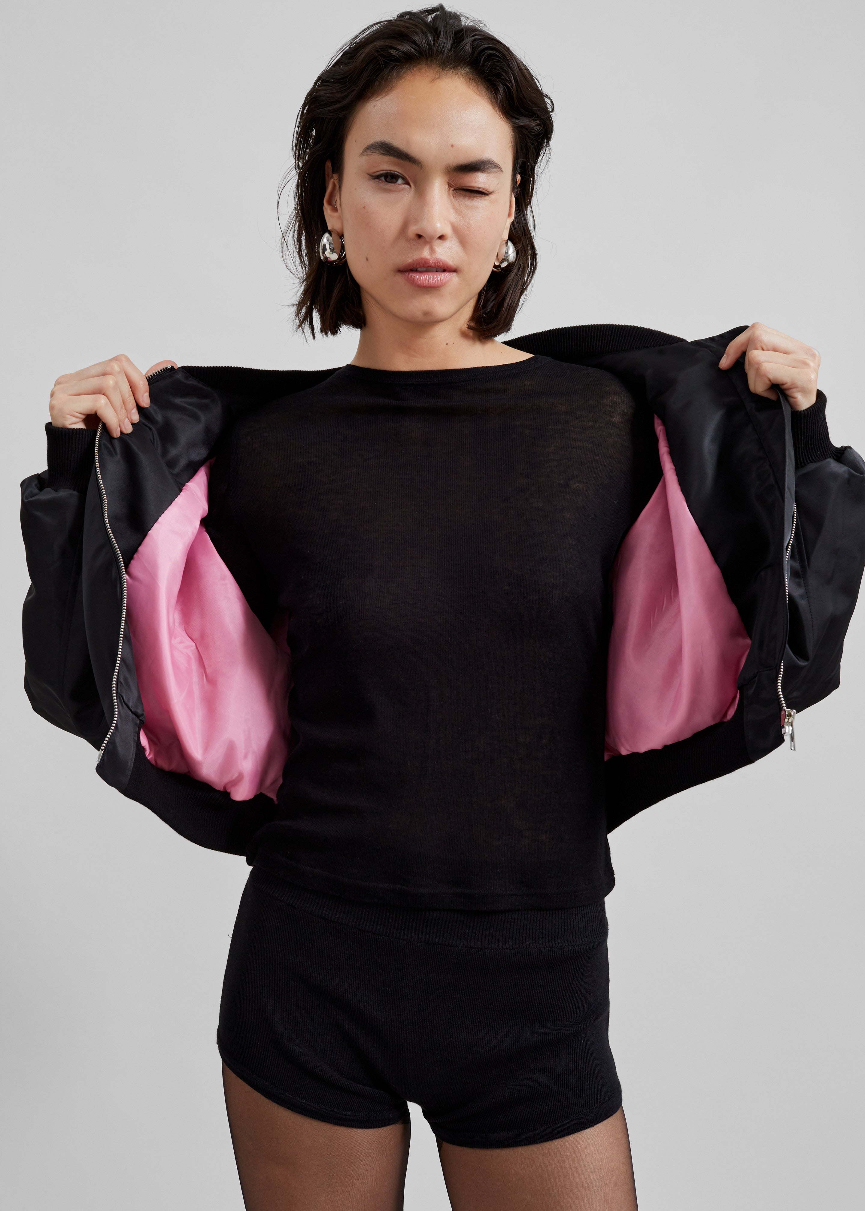 Sana Oversized Cropped Bomber x Barbie™ - Black - 4