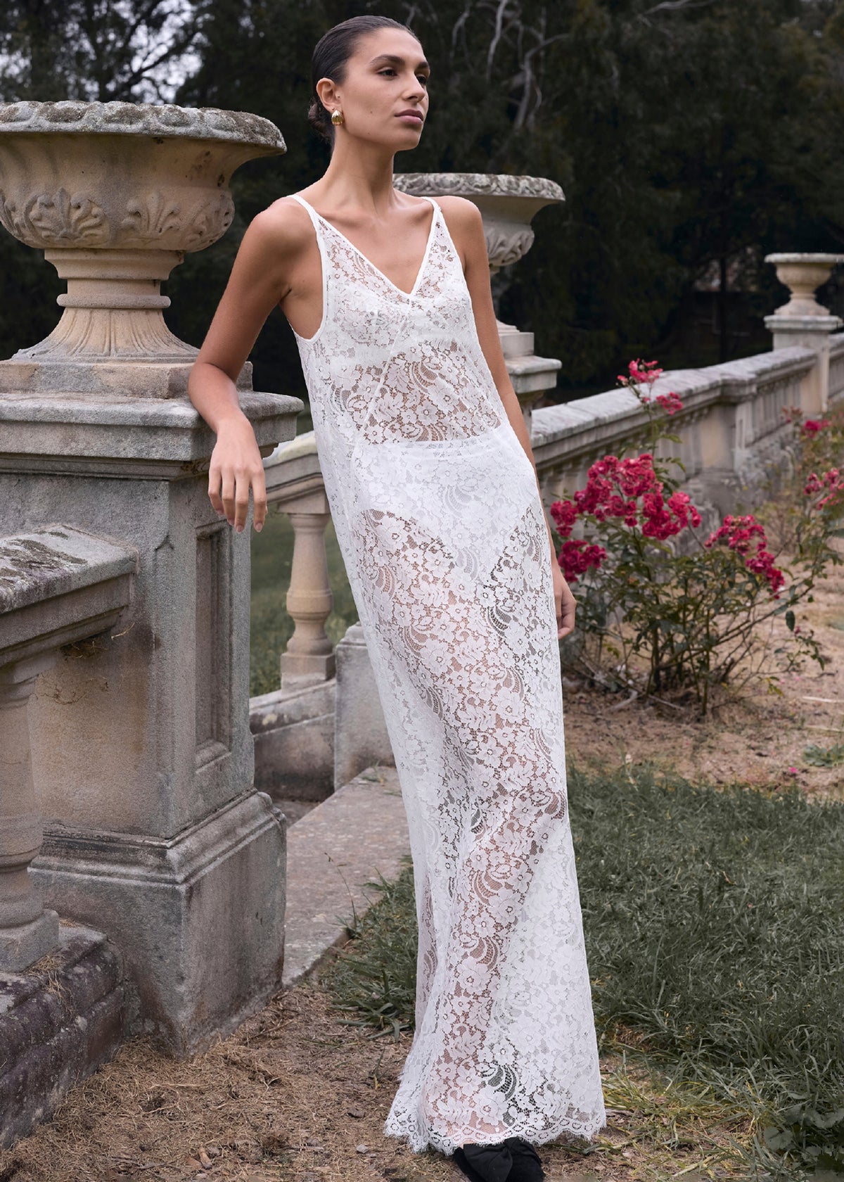 georgette lace dress White Georgette and Lace Sleeveless Straight-Cut Wedding Dress White / FR 56