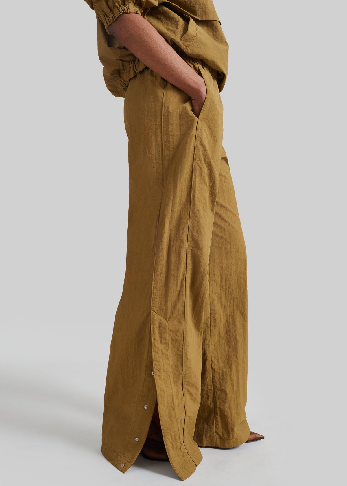 Sora Track Pants - Pale Olive