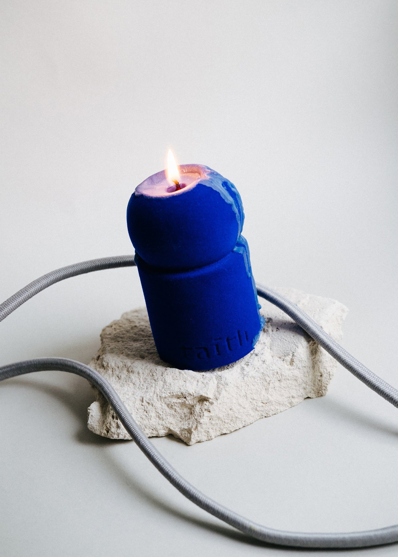 Taith Velvet Lulu Candle - Blue - 1