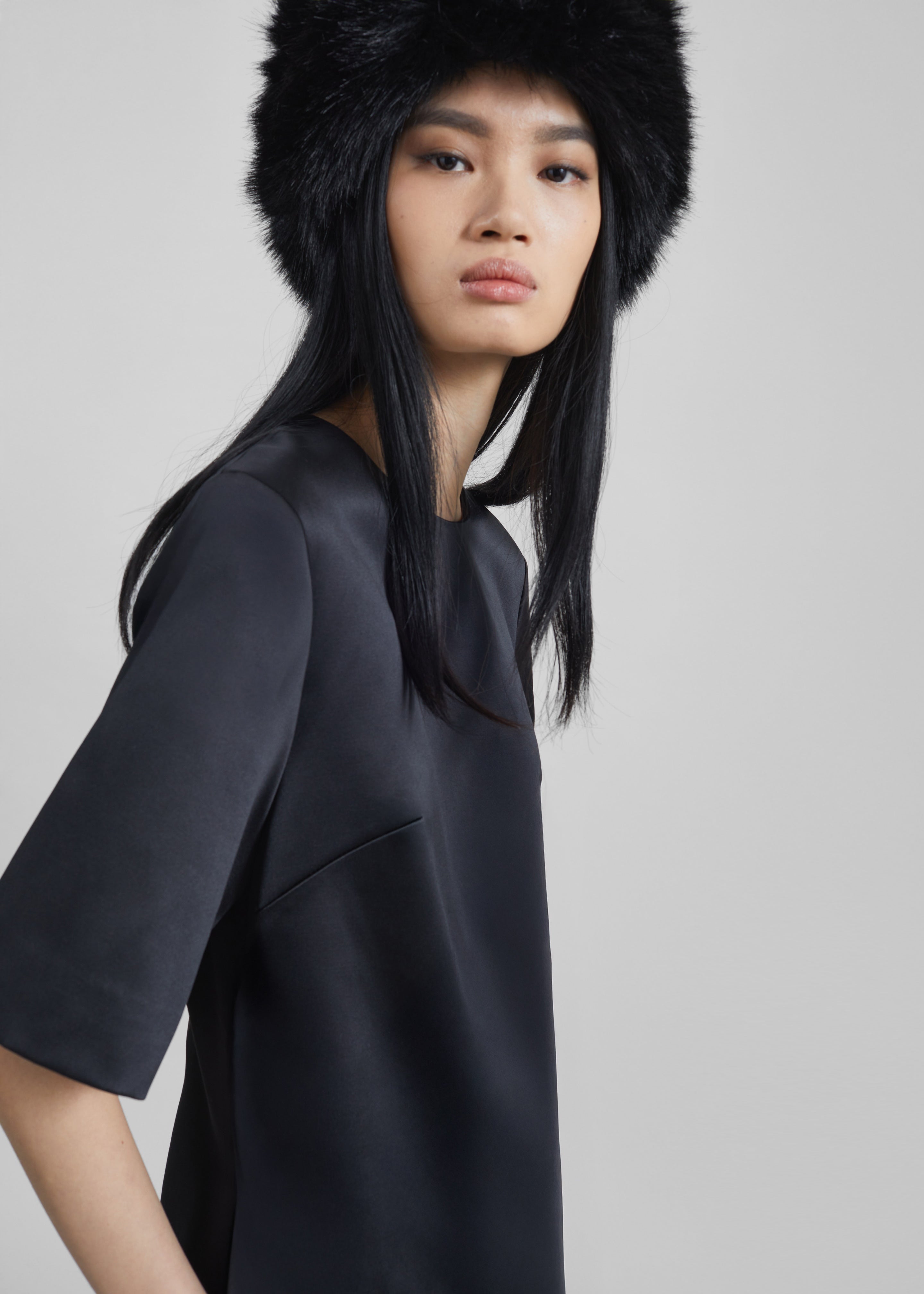 Umea Faux Fur Hat - Black - 9