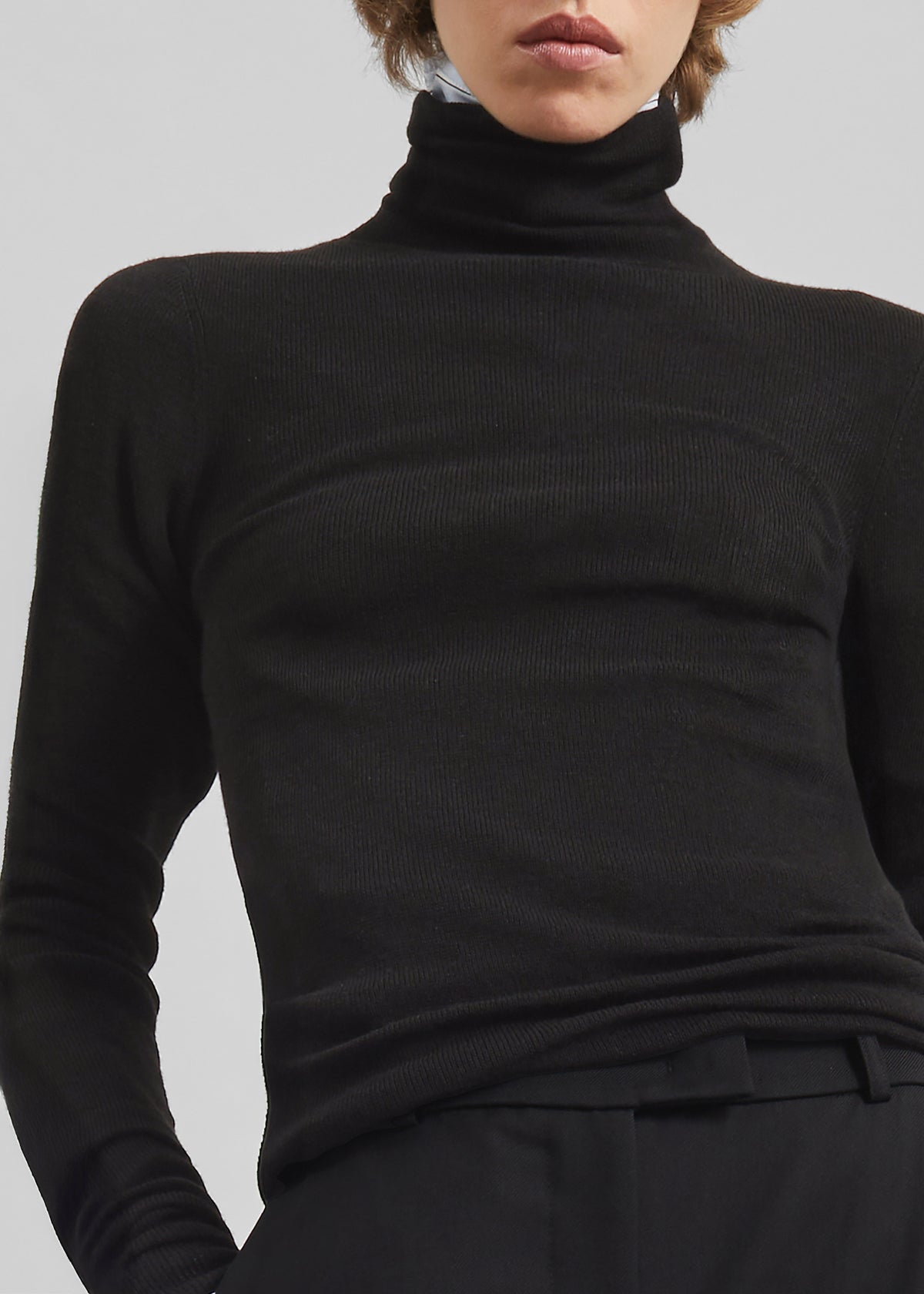 Utica Thin Turtleneck Sweater - Black - 6