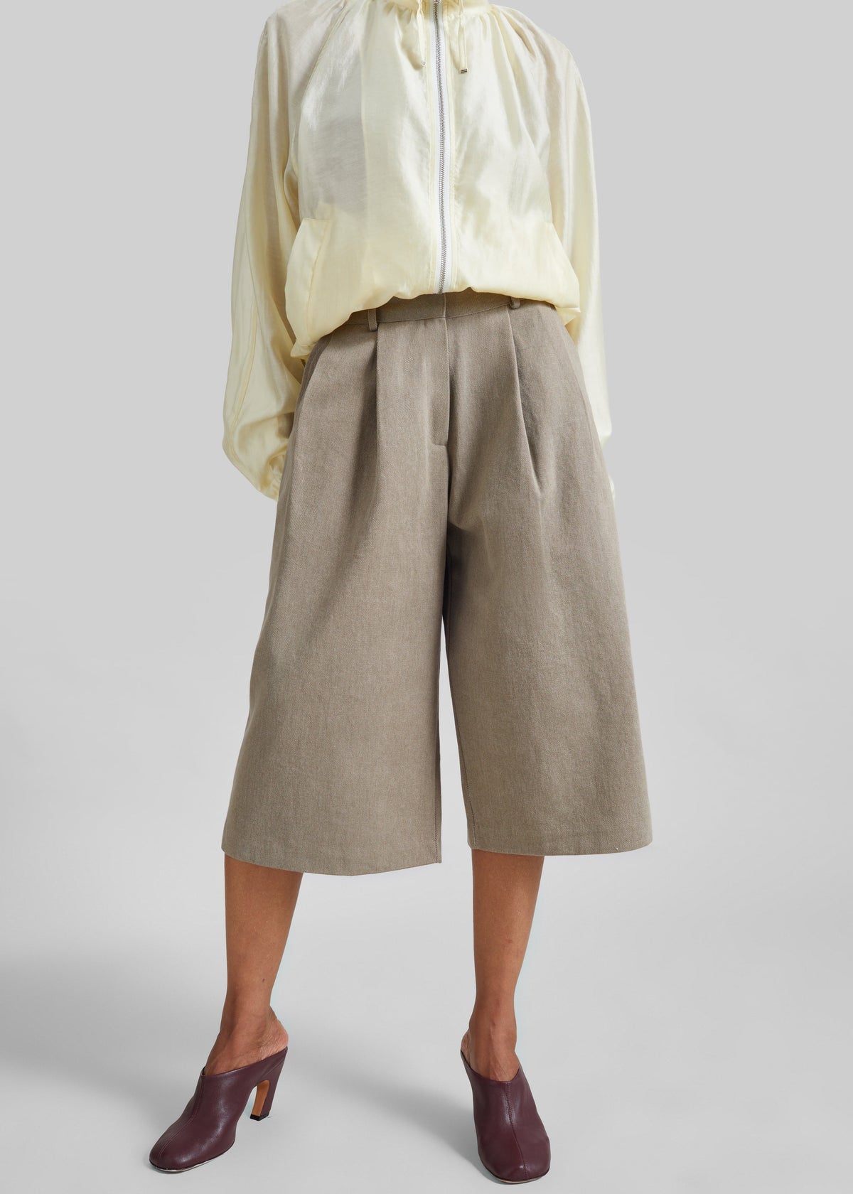 Varesse Twill Bermuda Shorts - Taupe