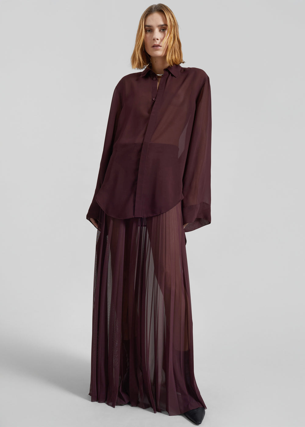 Vallen Pleated Mesh Maxi Skirt - Burgundy