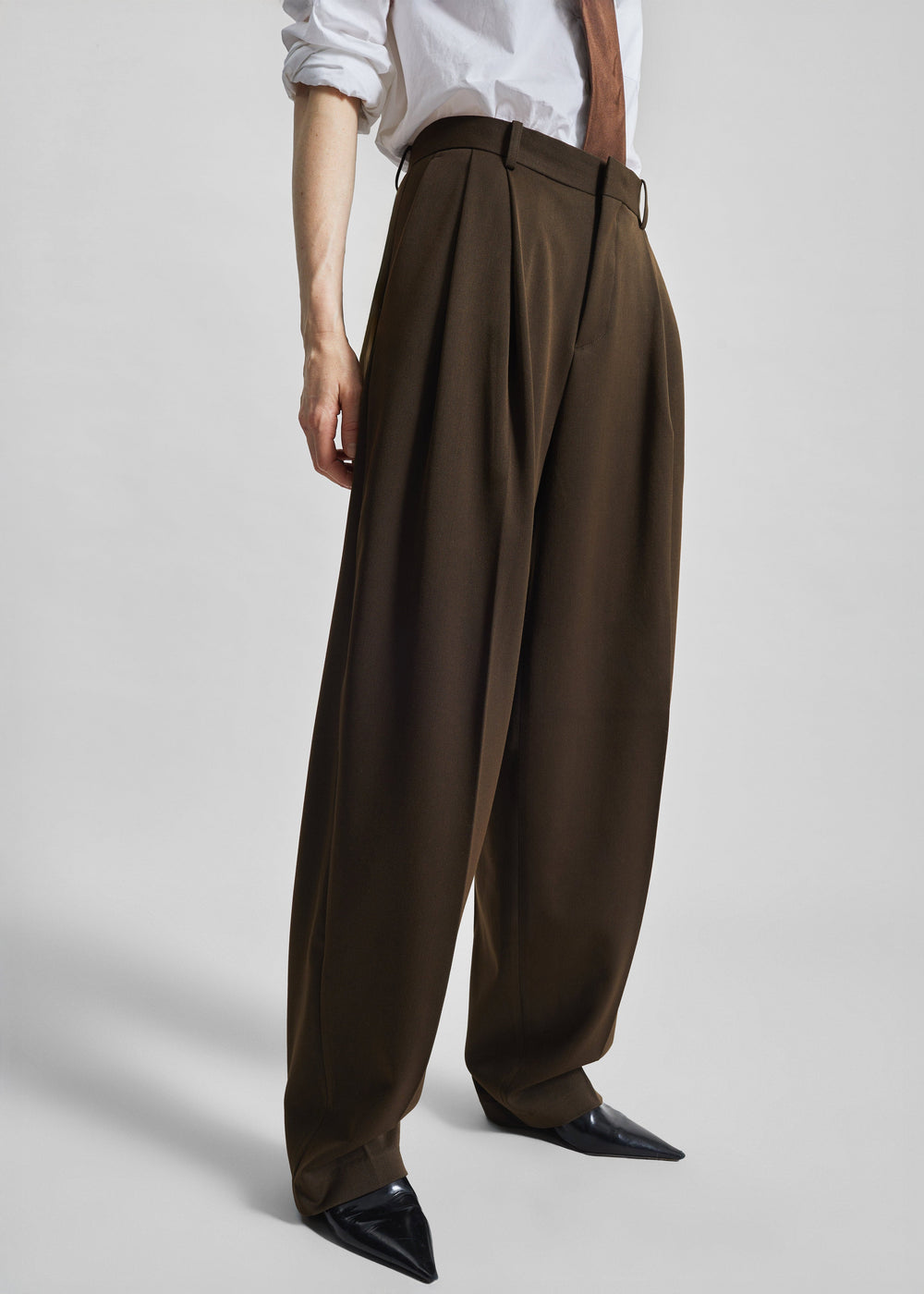 Vester Pleated Trousers - Brown