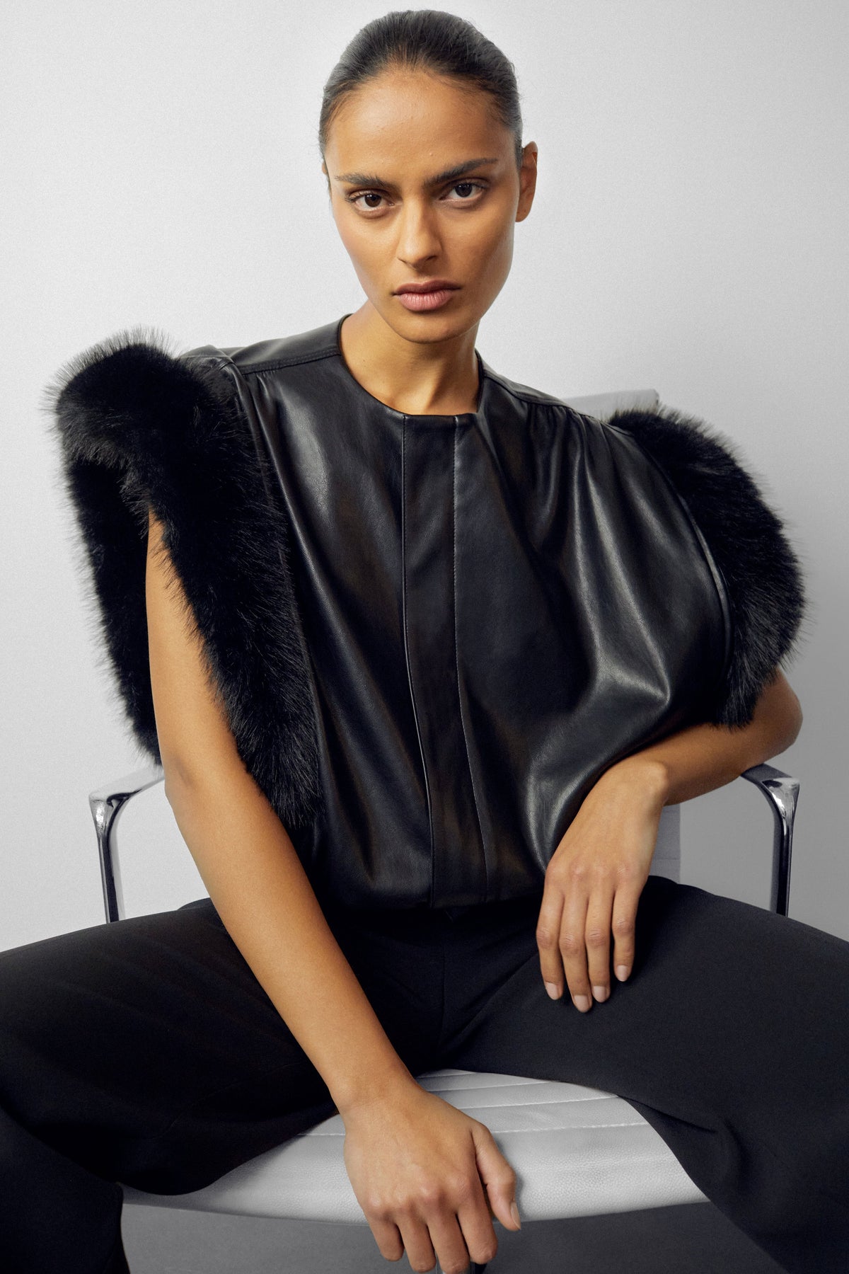 Gilet Vieste con giromanica in pelliccia sintetica- Nero