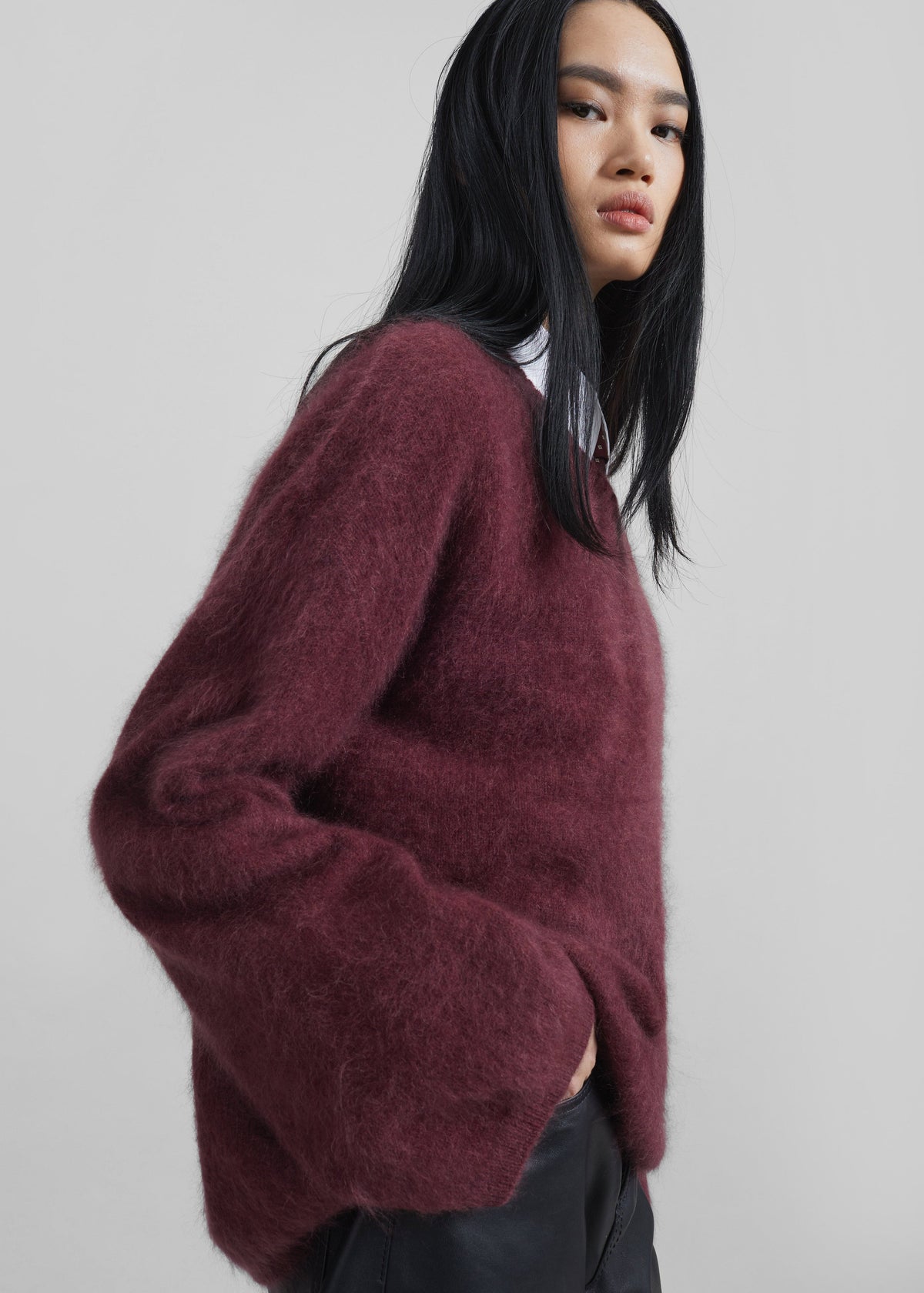 Vilhena Wool Fuzzy V-Neck Sweater - Burgundy - 4