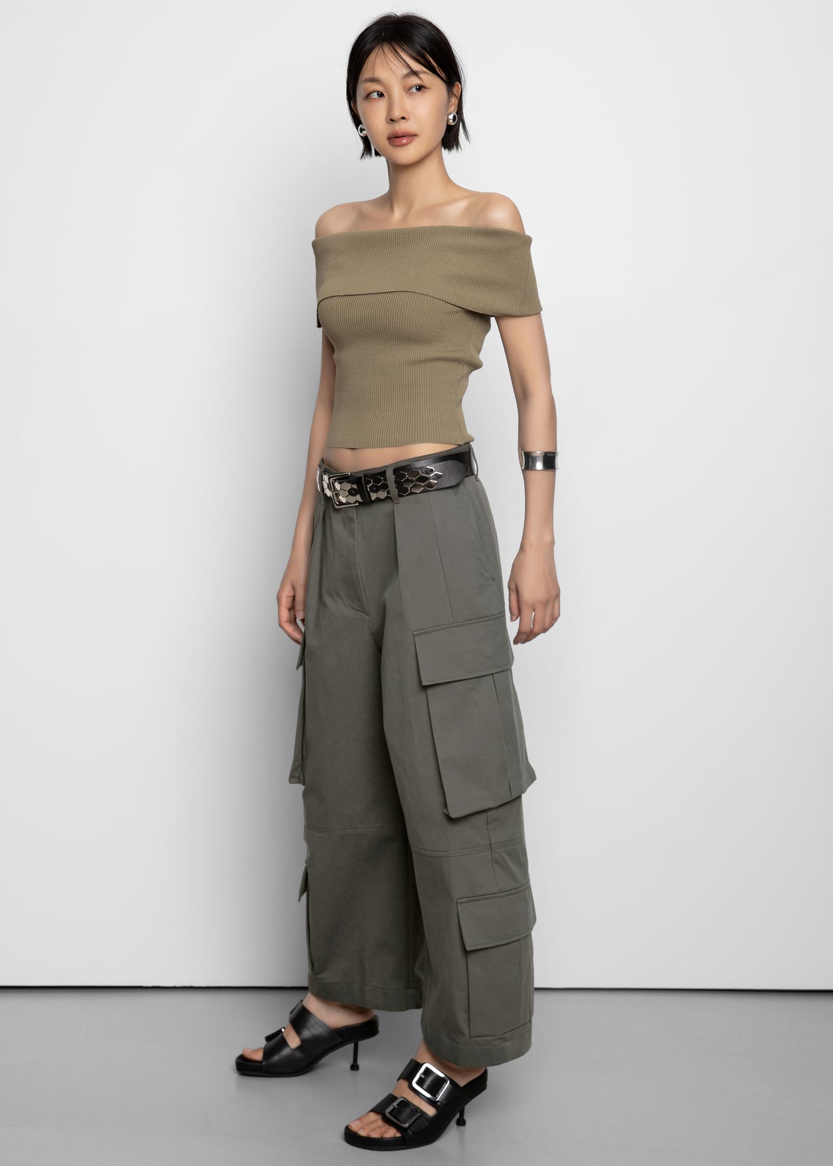 Villeron Cropped Cargo Pants - Dark Olive