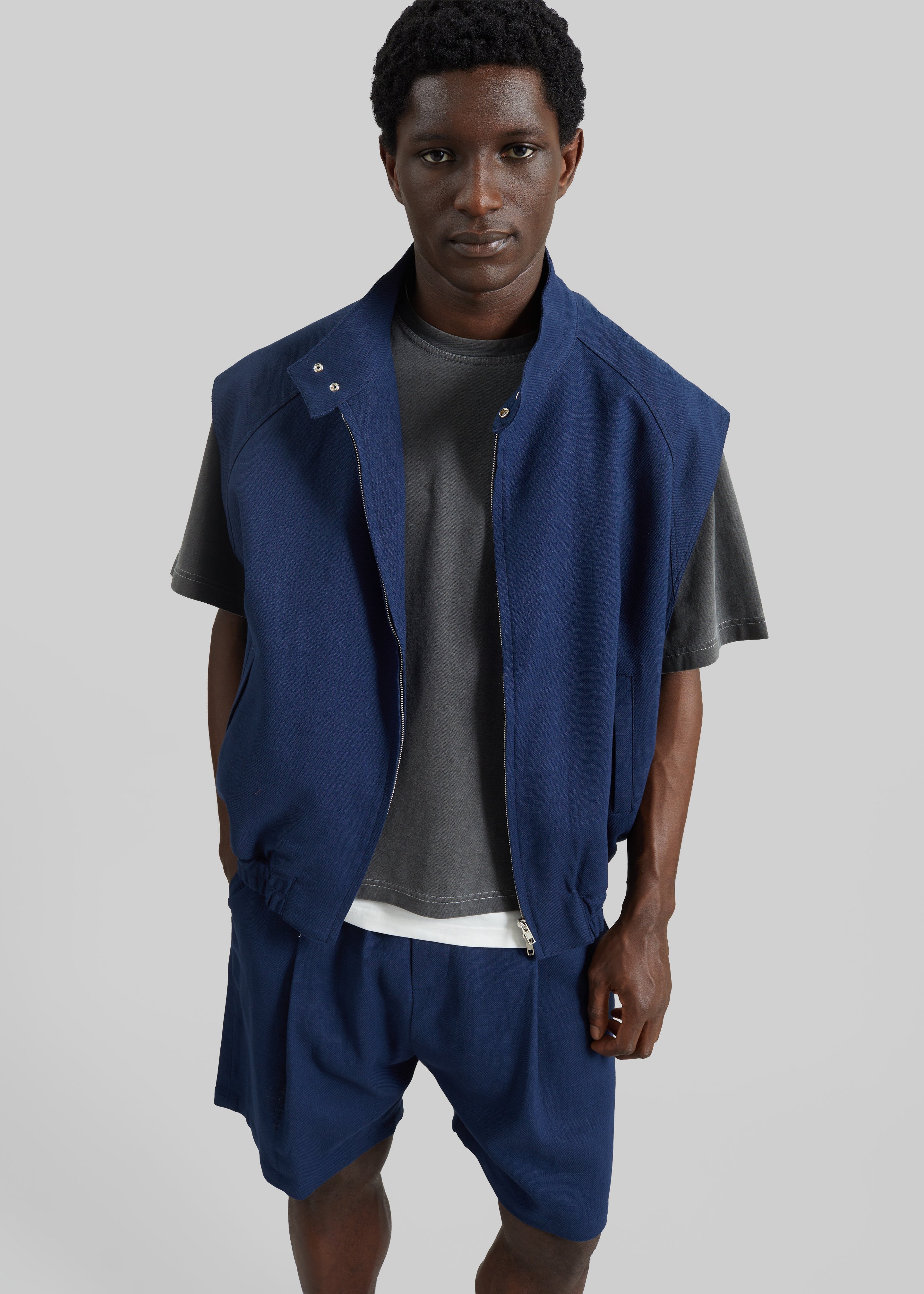 Zave Linen Sleeveless Jacket - Navy – The Frankie Shop Europe