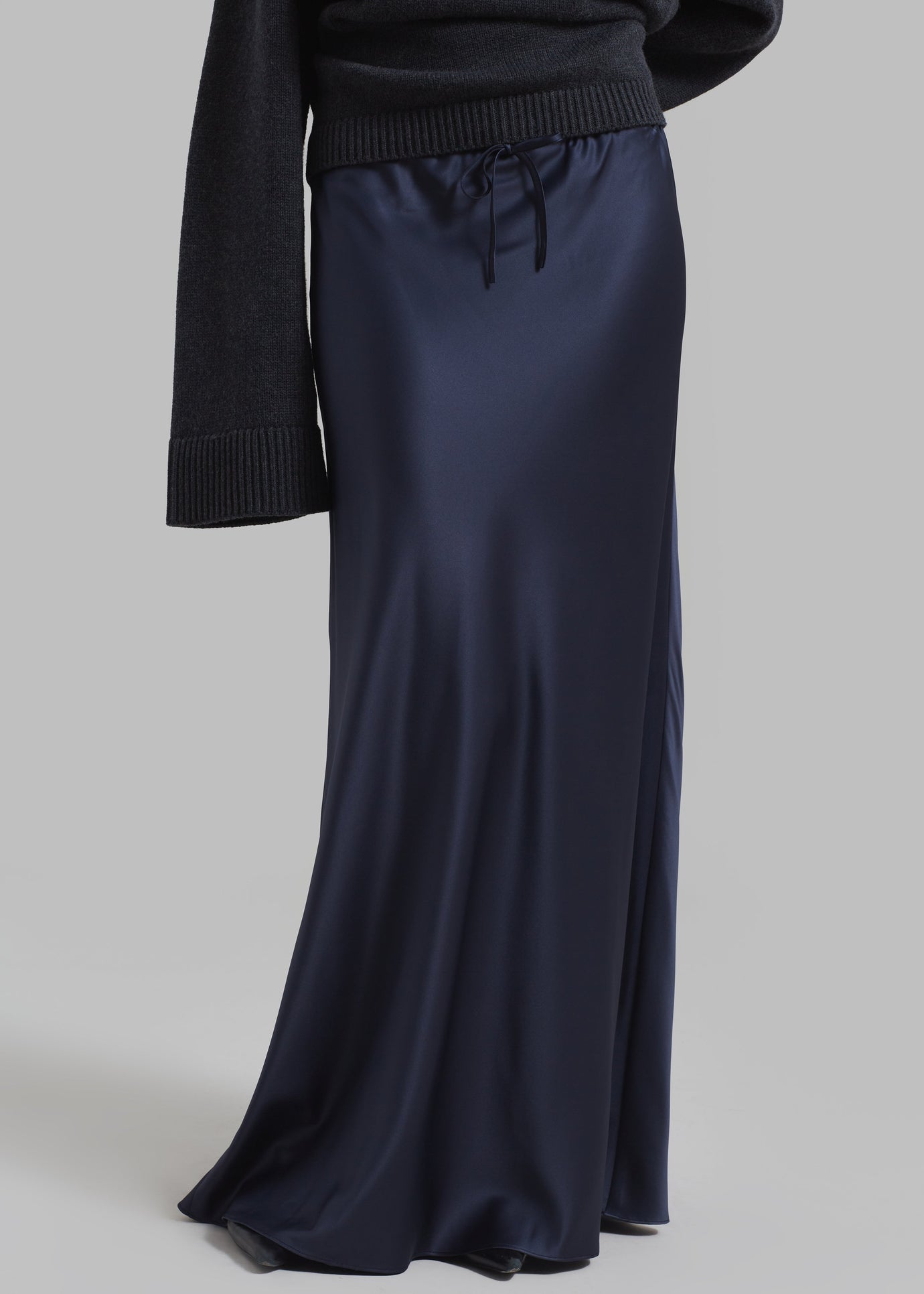 Amomento Silky Long Skirt - Navy - 1