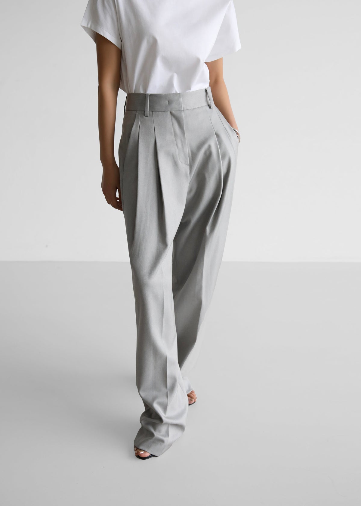 Cooper Pintuck Trousers - Grey - 4