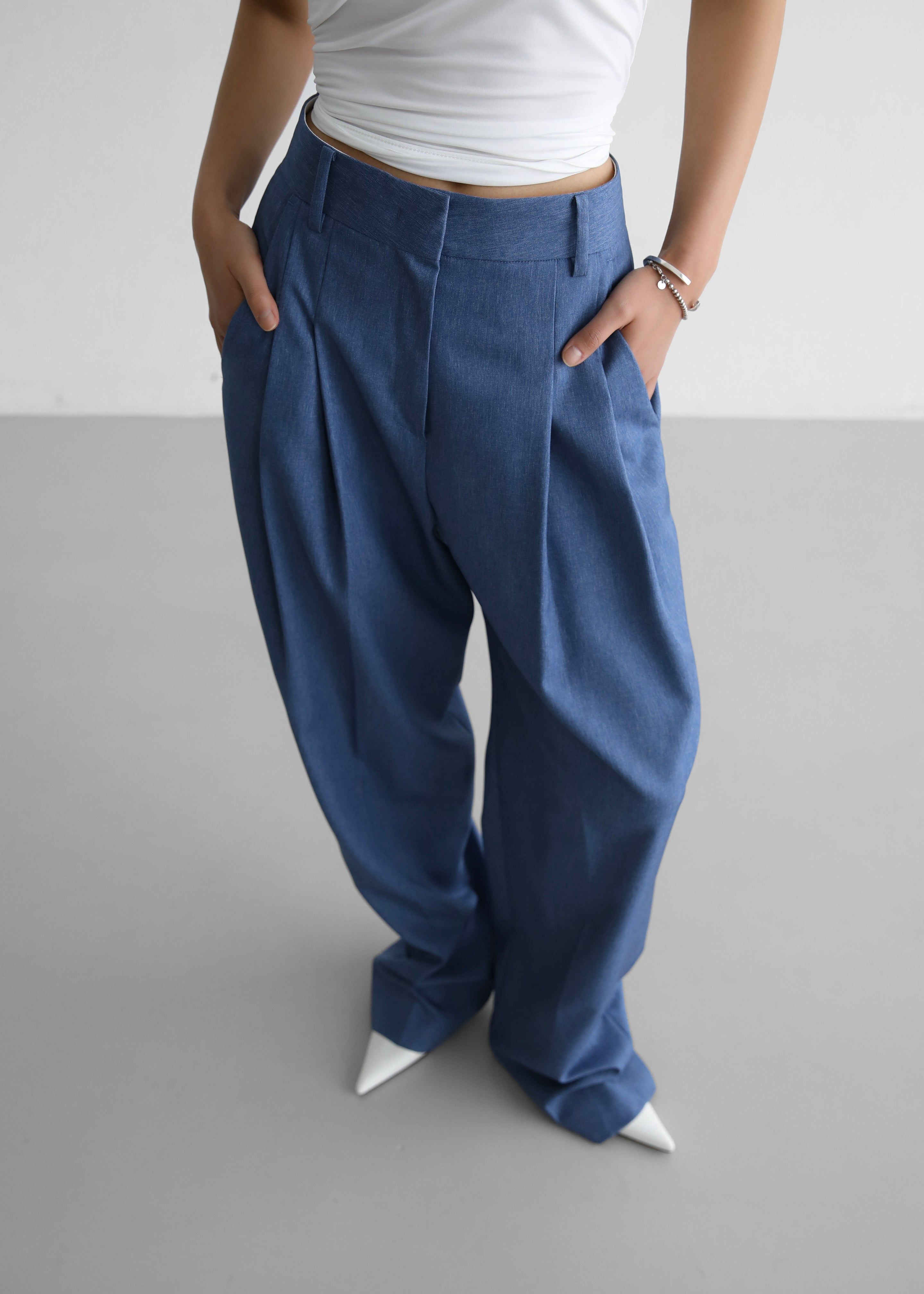 Cooper Pintuck Trousers - Blue – Frankie Shop Europe