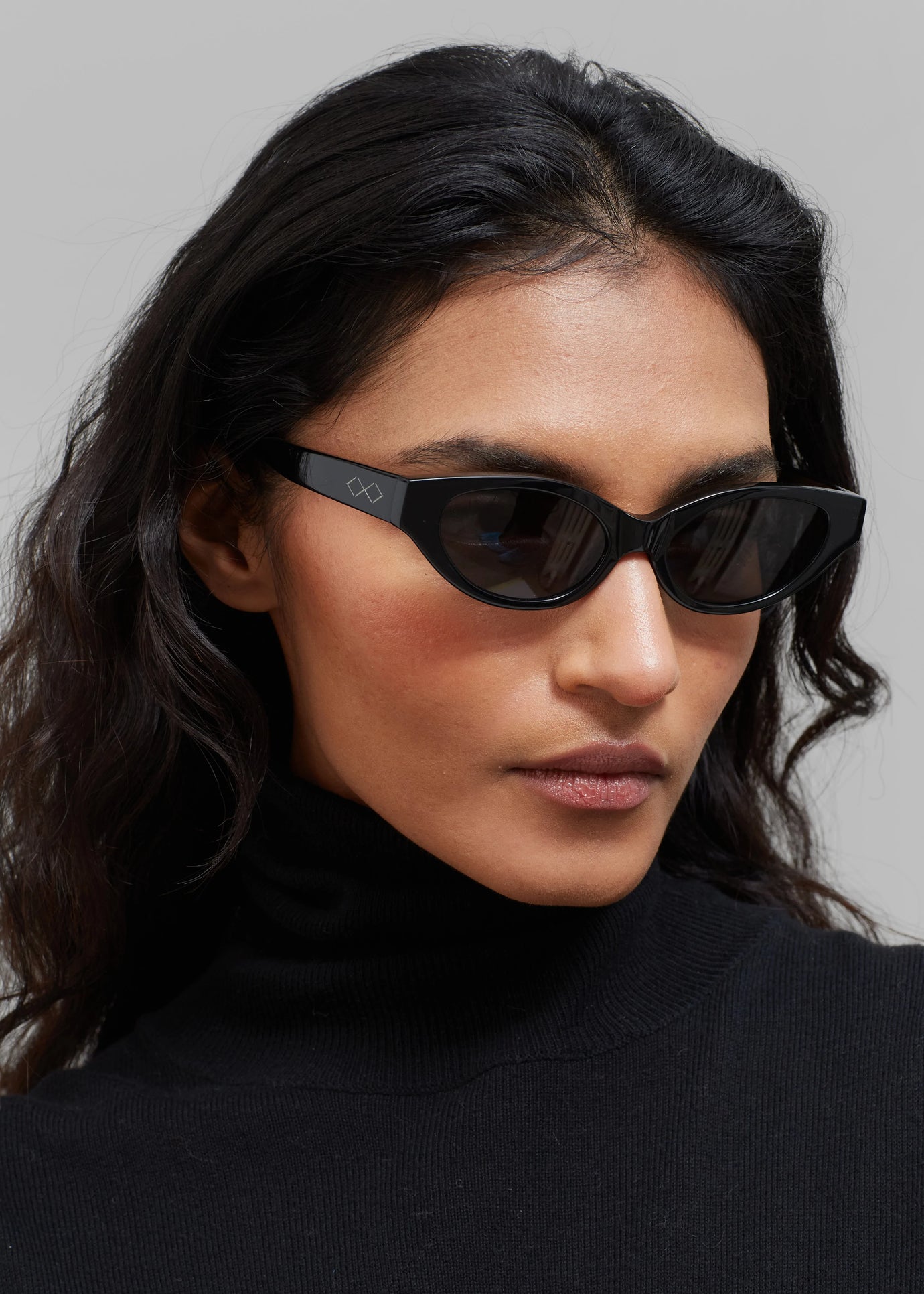 Karen Wazen Glamorous Sunglasses - Black