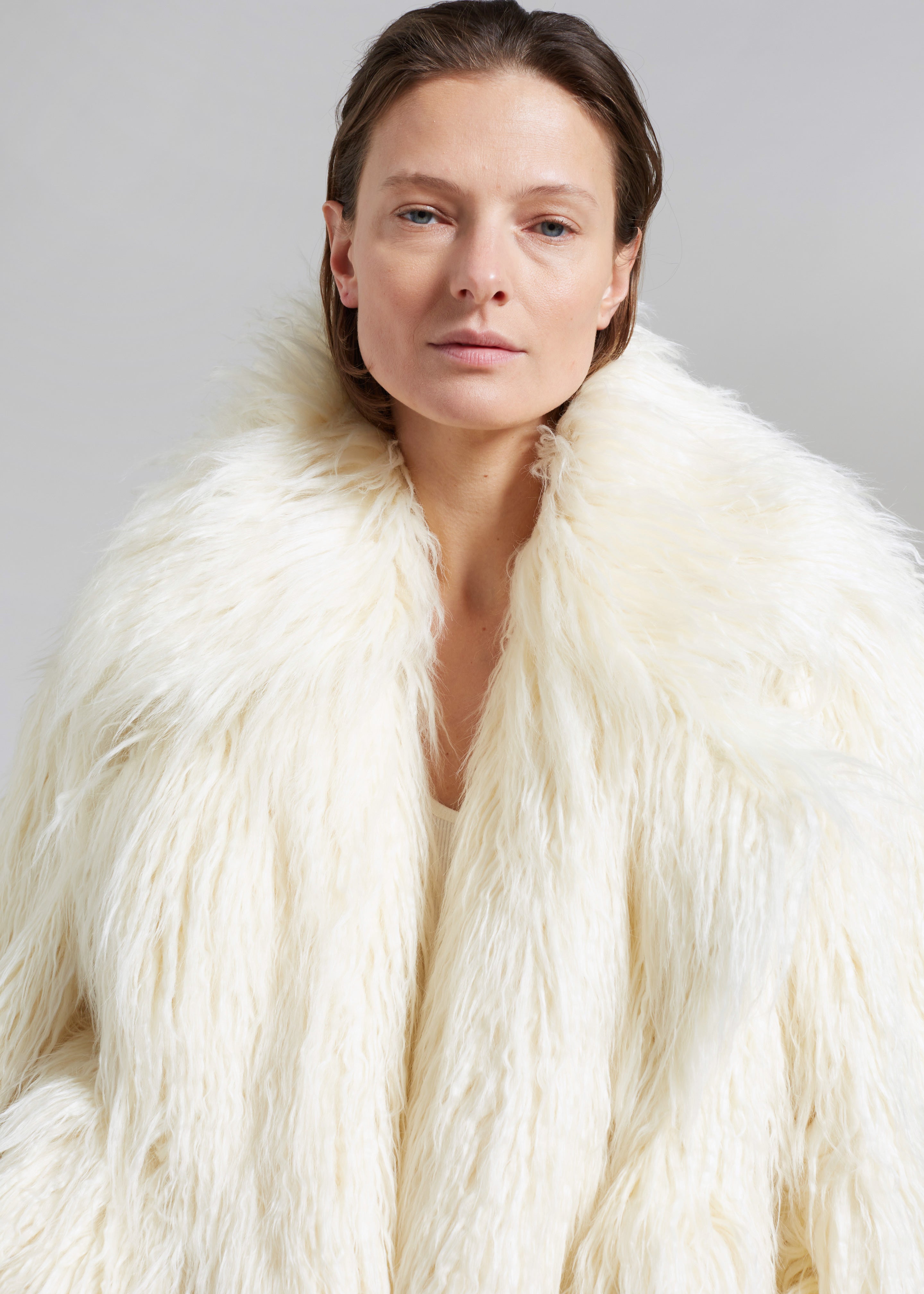 Liza Short Faux Fur Coat - Off White - 2