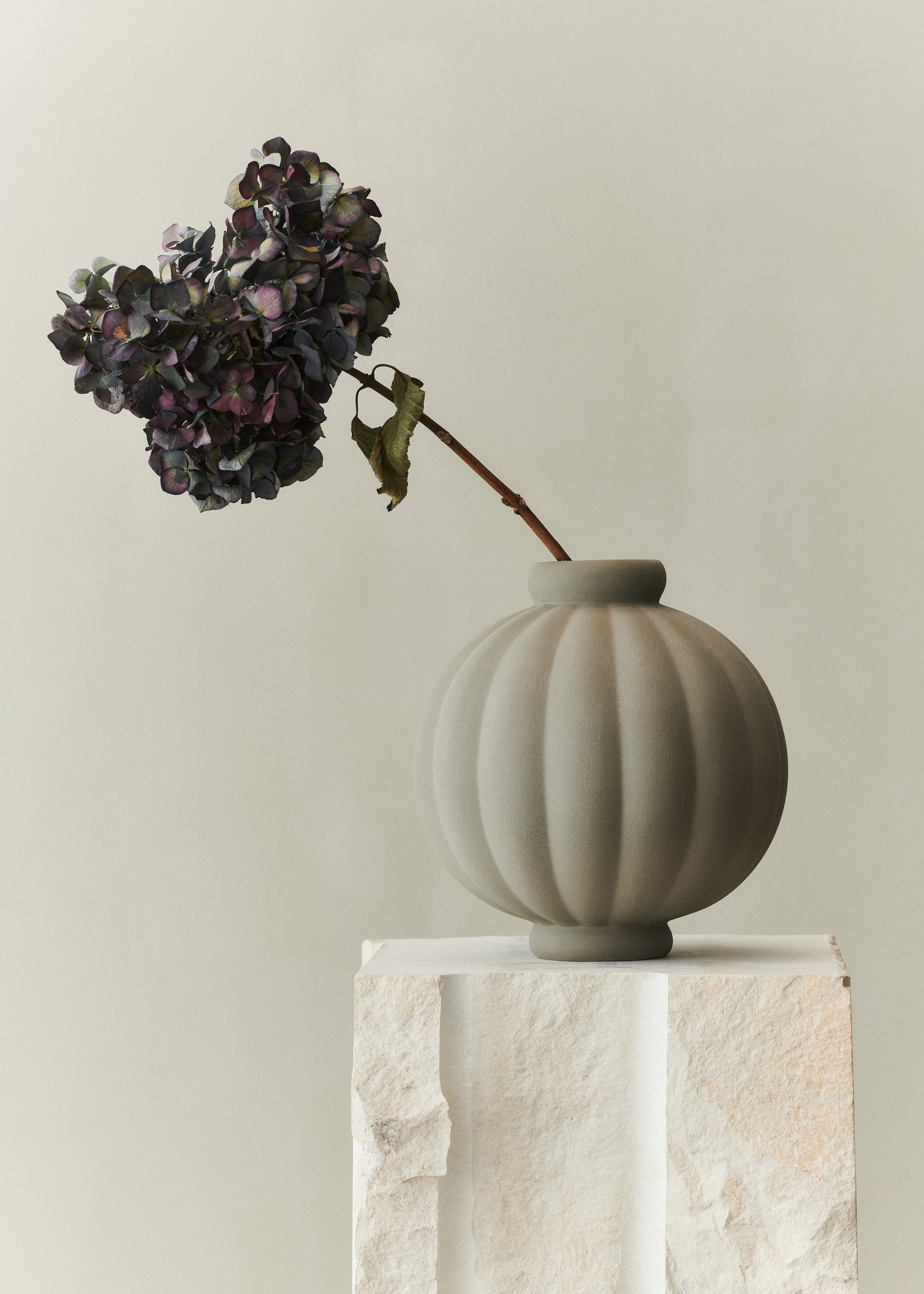 Louise Roe Ceramic Balloon Vase 01 - Sanded Grey - 3