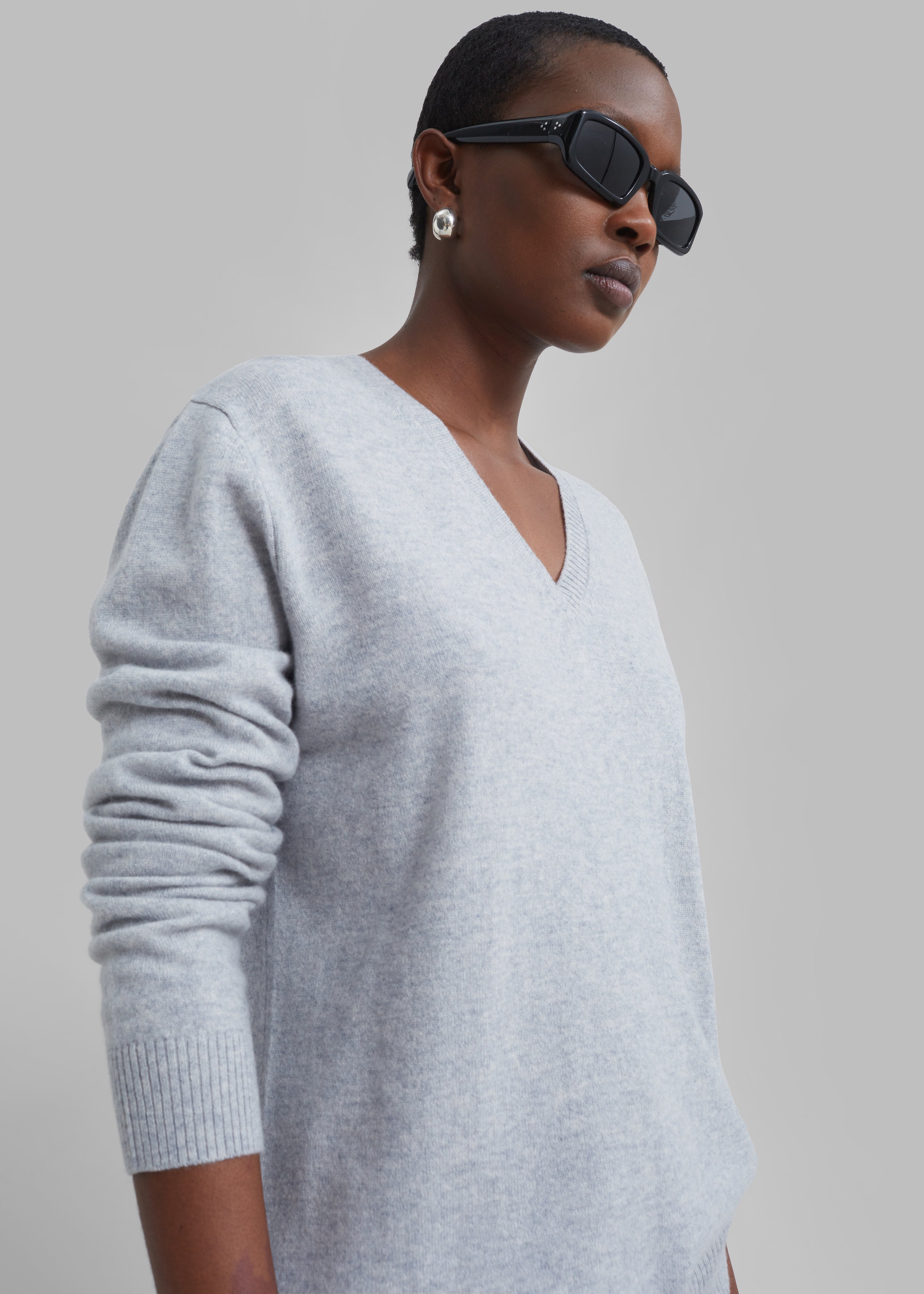 Loulou Studio Serafini V Neck Cashmere Sweater - Grey Melange - 8