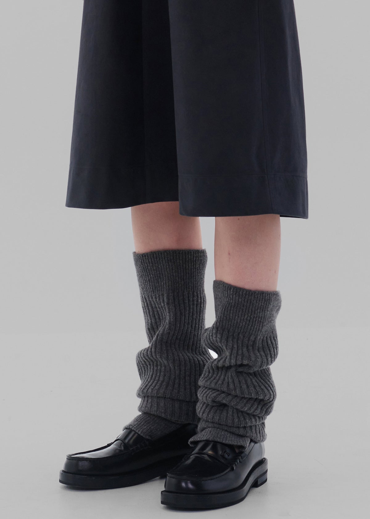 Low Classic Fluffy Leg Warmers - Grey - 1