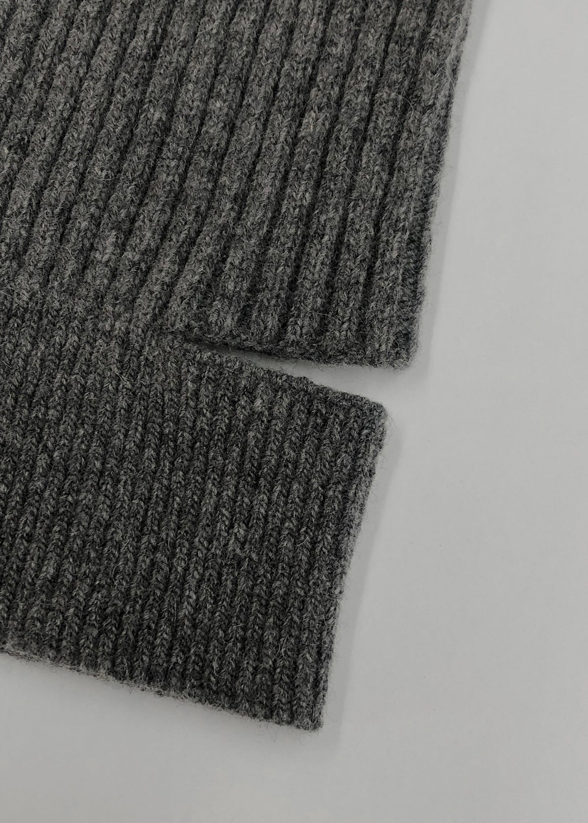 Low Classic Fluffy Leg Warmers - Grey - 3