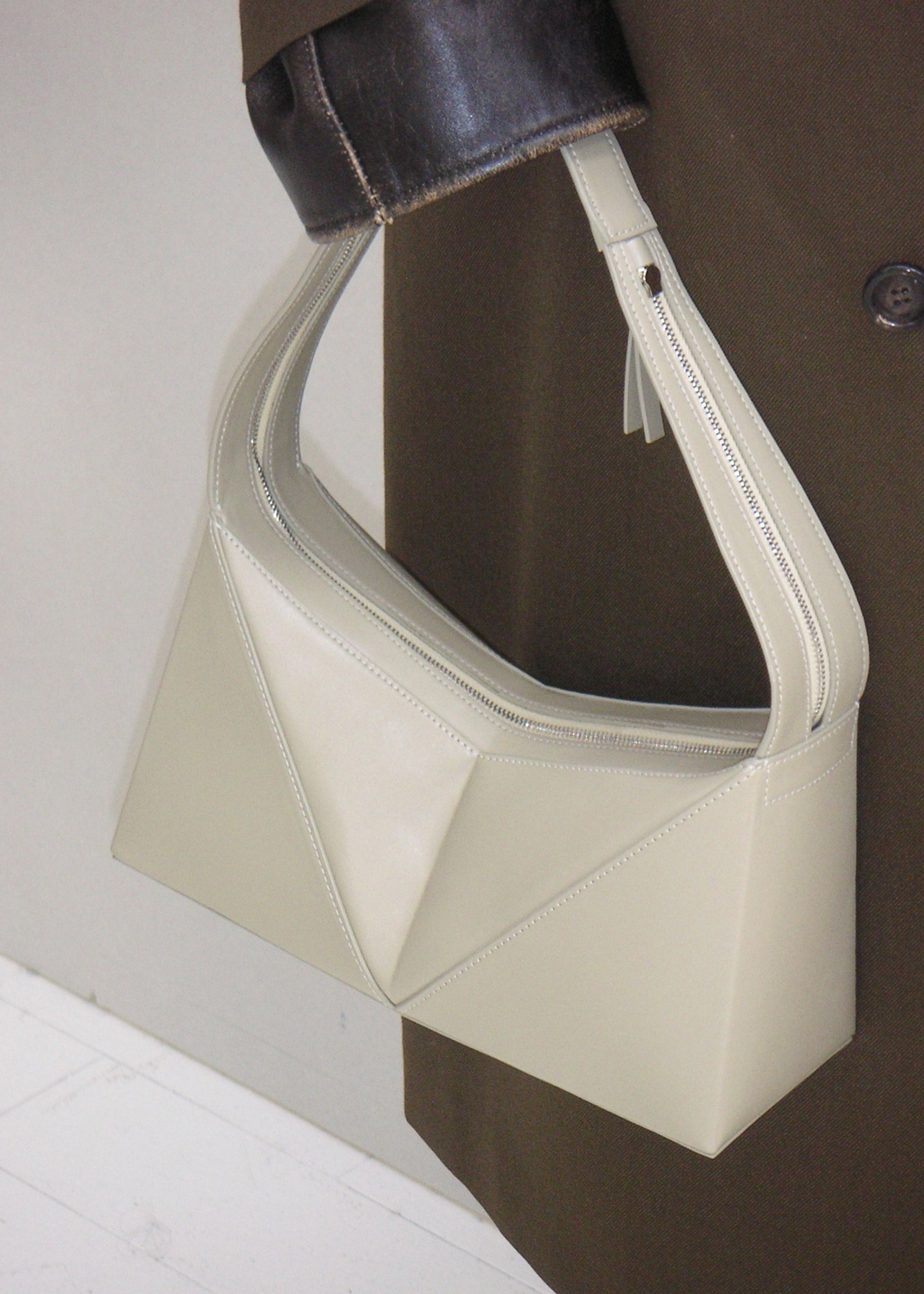 Low Classic Folded Cube Shoulder Bag - Khaki - 3
