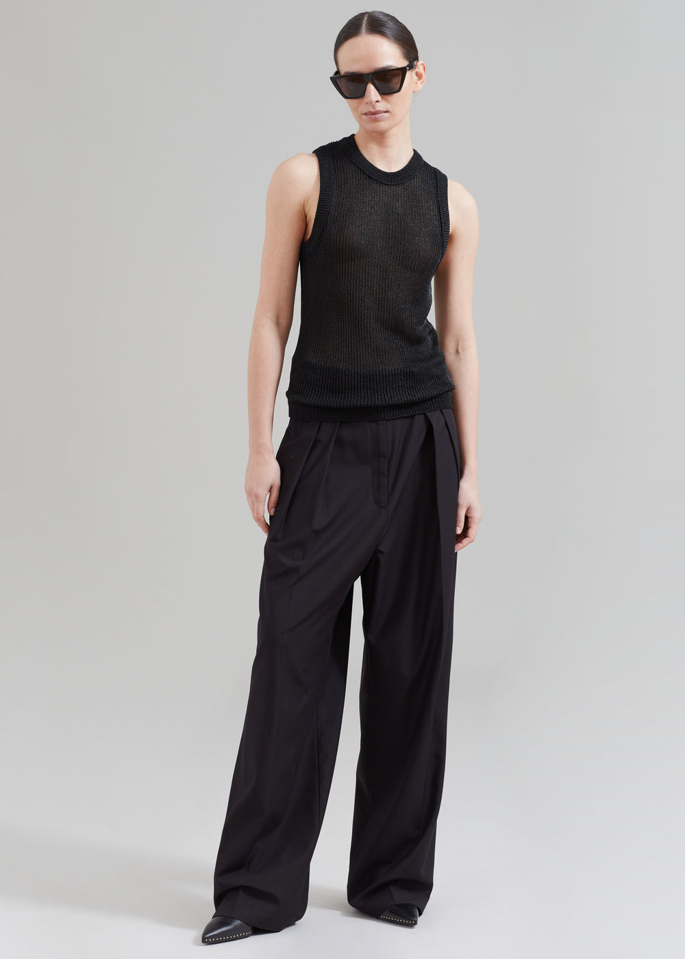 Low Classic Resort Sleeveless Top - Black