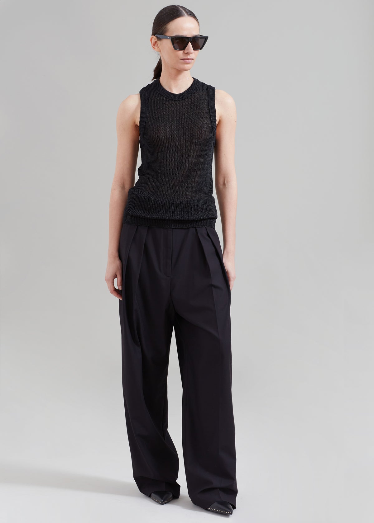Low Classic Resort Sleeveless Top - Black - 4