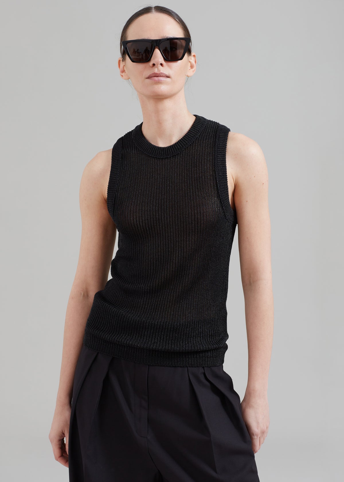 Low Classic Resort Sleeveless Top - Black - 2