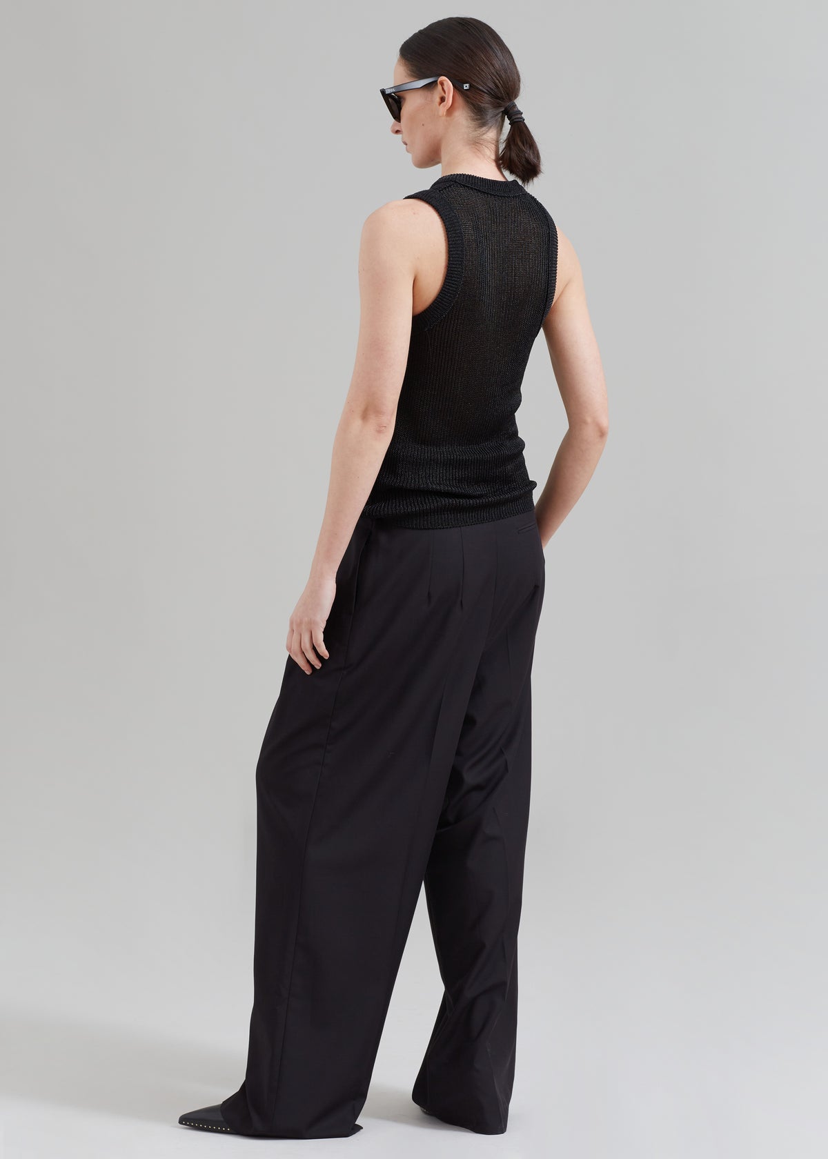 Low Classic Resort Sleeveless Top - Black - 6