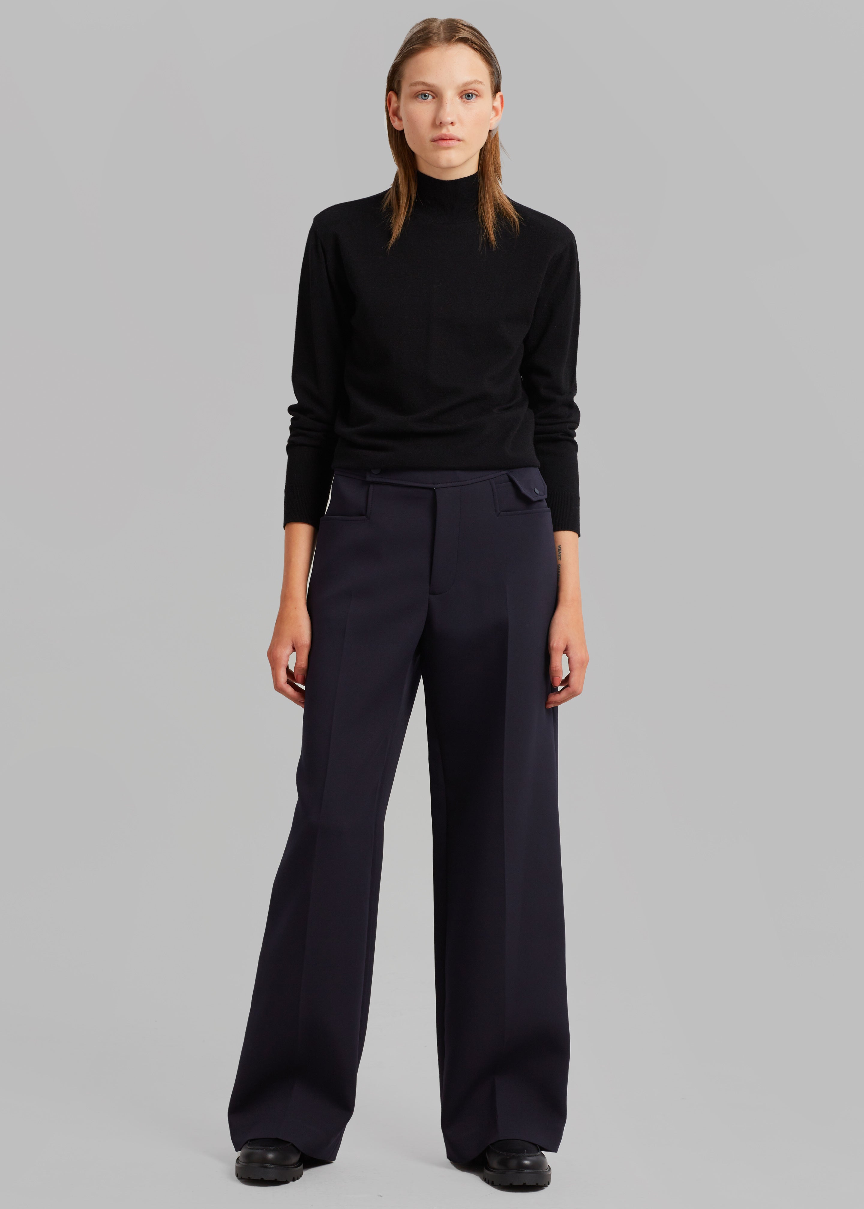 Low Classic Pocket Point Pants - Navy – Frankie Shop Europe