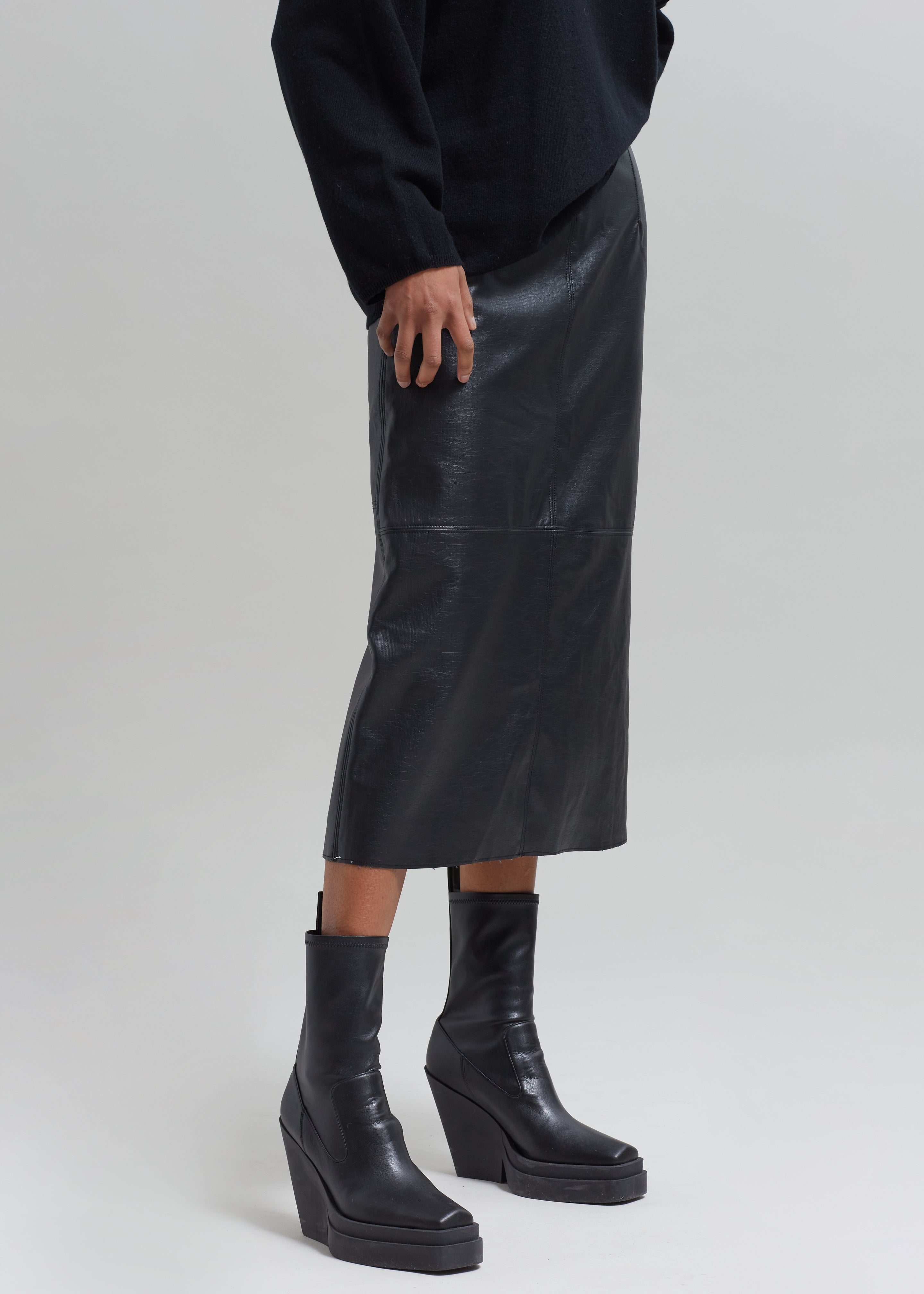 Manyne Faux Leather Pencil Skirt - Black - 6