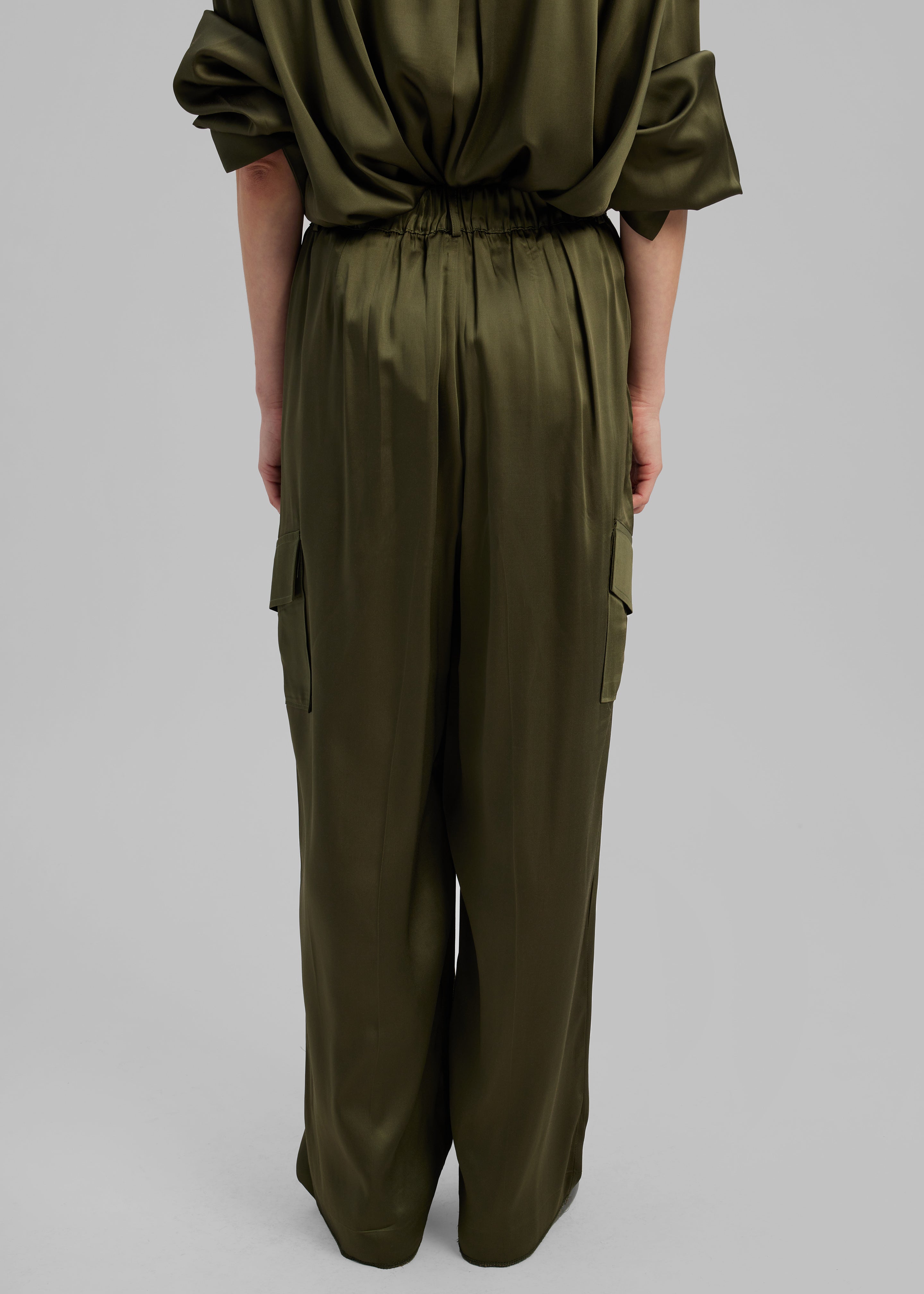 Menne Silky Trousers - Olive - 7