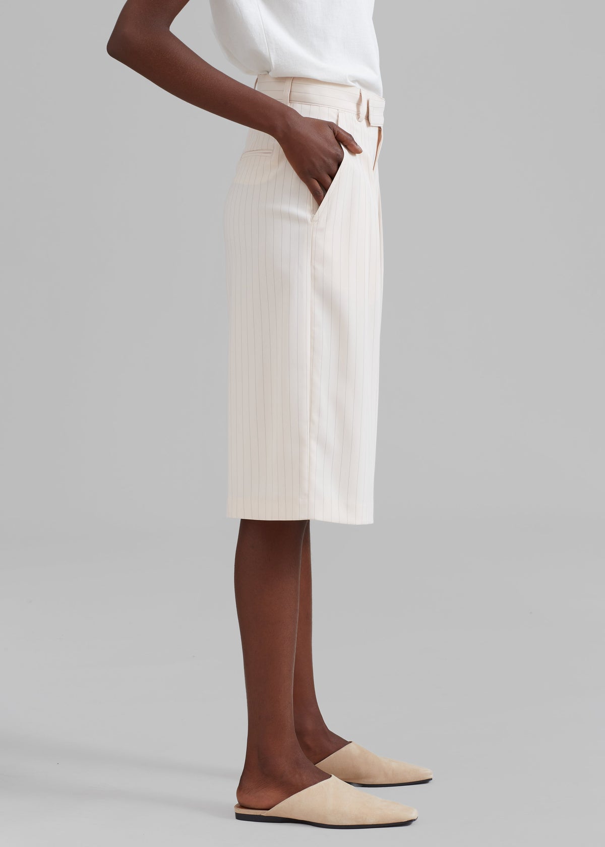 Vivian Fluid Pleated Bermuda Shorts - Beige Pinstripe - 5